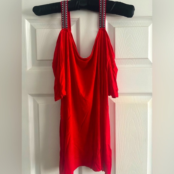 Avenue red cold shoulder top size 14/16 - Picture 3 of 5